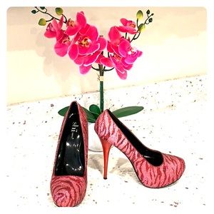 RED ZEBRA PRINT STILETTO  W/ A SPLASH OF GLITTER✨